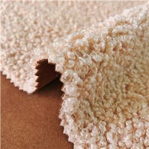 غلط فر فیبرک کے ساتھ چرمی سابر